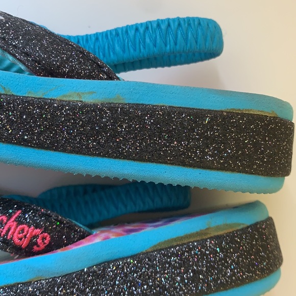 Little Kids Skechers Tie Dye Twinkle Toes Flip Flips with Ankle Straps - Picture 9 of 12